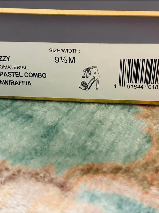 Louis et cie Beige Pom-Pom Lace-Up Sandals 9.5 - Picture 4 of 4